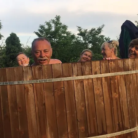 Kek Sziget Pihenohaz *